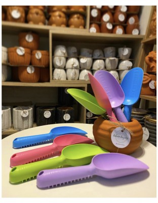 Sekop plastik